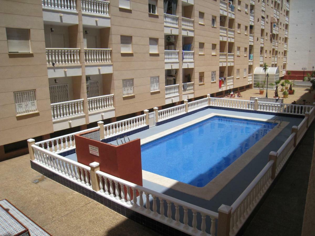 Apartamento Pascual Torrevieja Dış mekan fotoğraf
